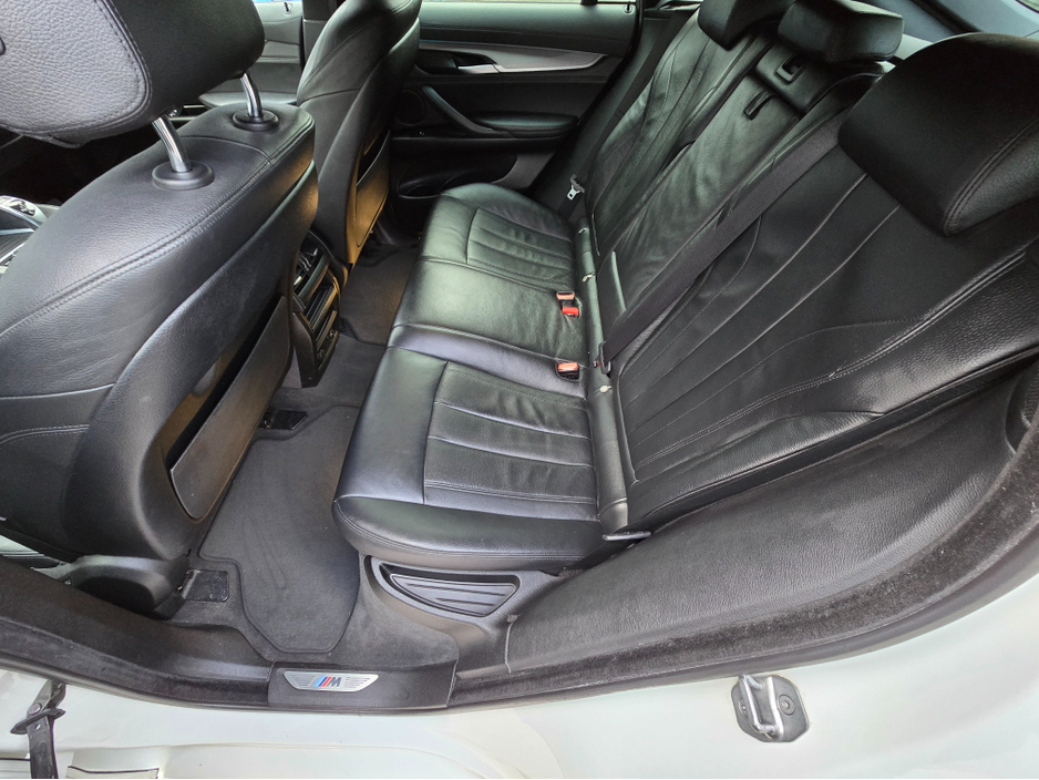2016 BMW X6 - image 15