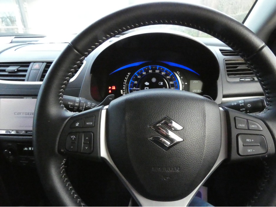 2015 Suzuki Swift 1.2 AUTO MILD HYBRID €8,500