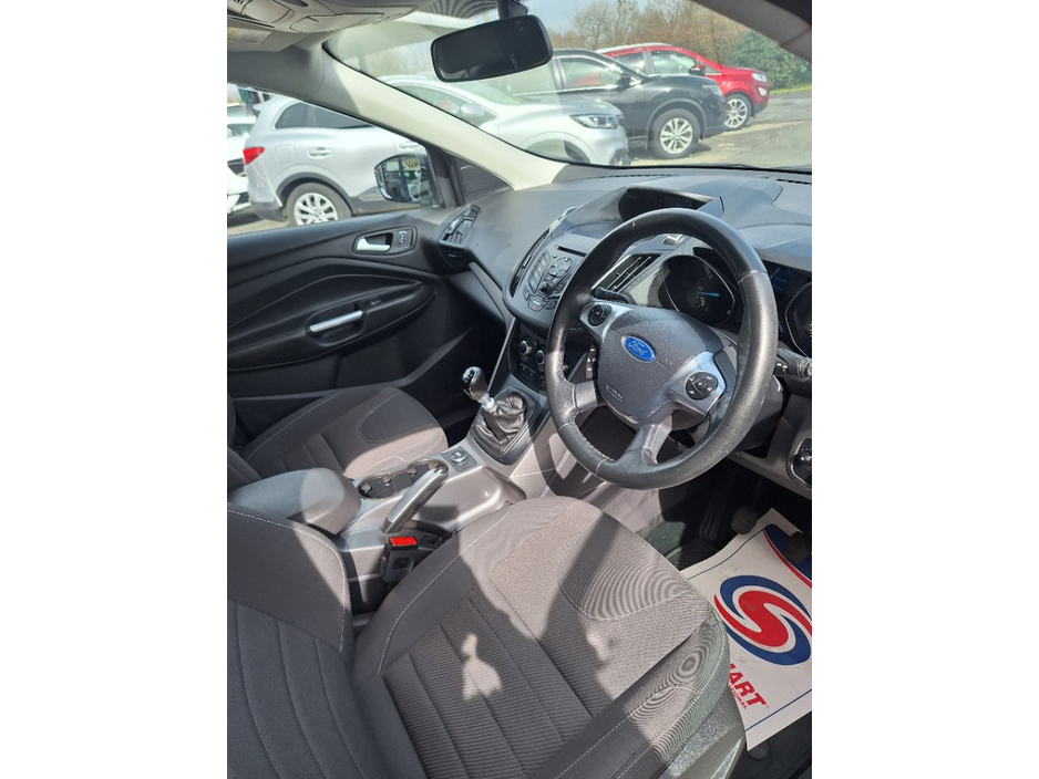 2016 Ford Kuga - image 9