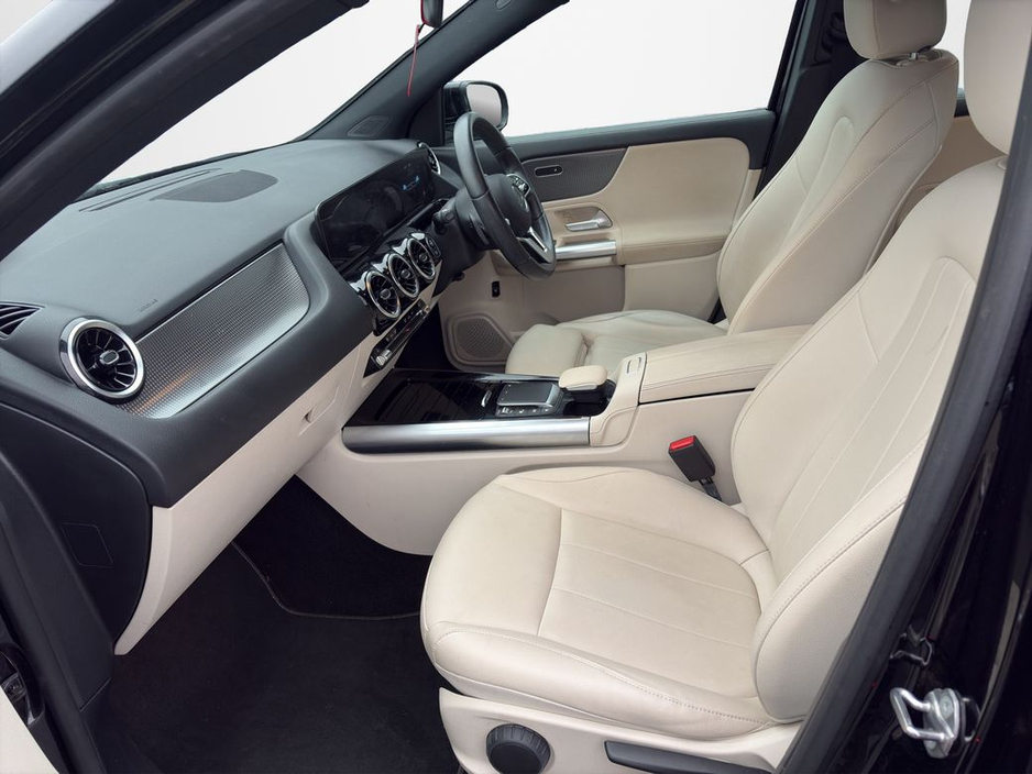 2023 Mercedes-Benz GLA Class - image 14