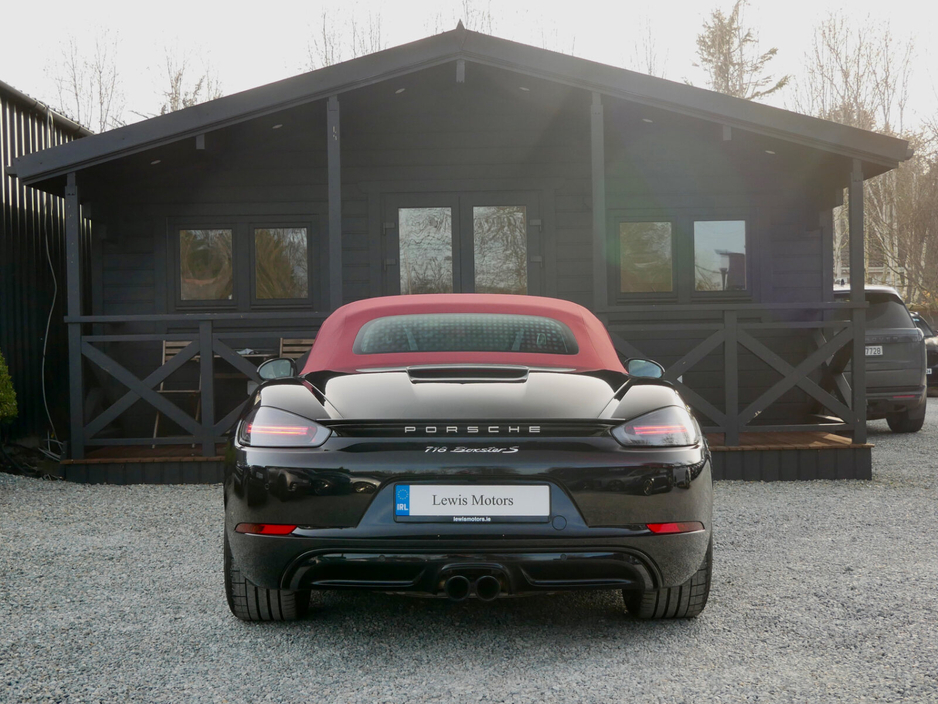 2026 Porsche Boxster - image 11