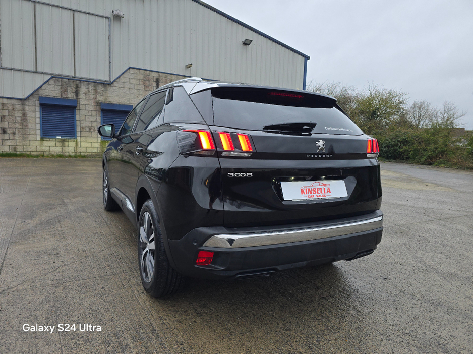 2023 Peugeot 3008 - image 8