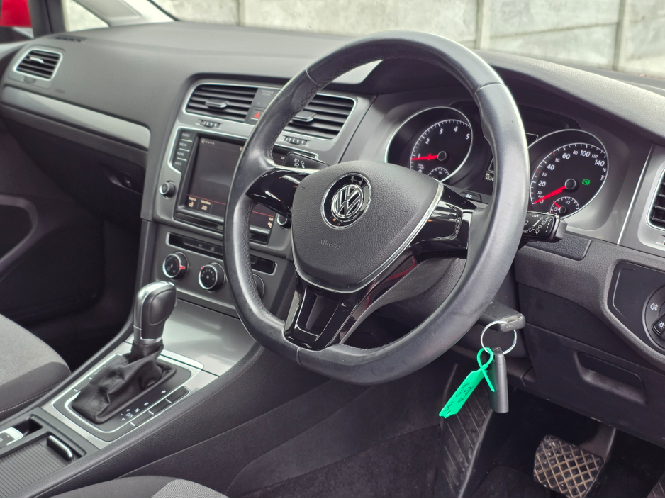 2016 Volkswagen Golf - image 15