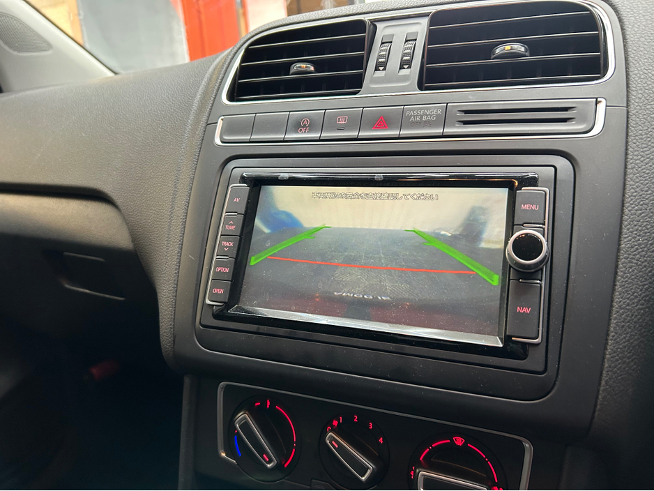 2015 Volkswagen Polo - image 7