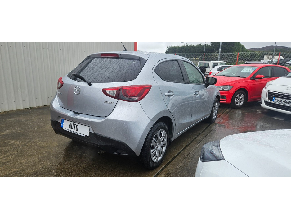 2017 Mazda Mazda2 - image 13