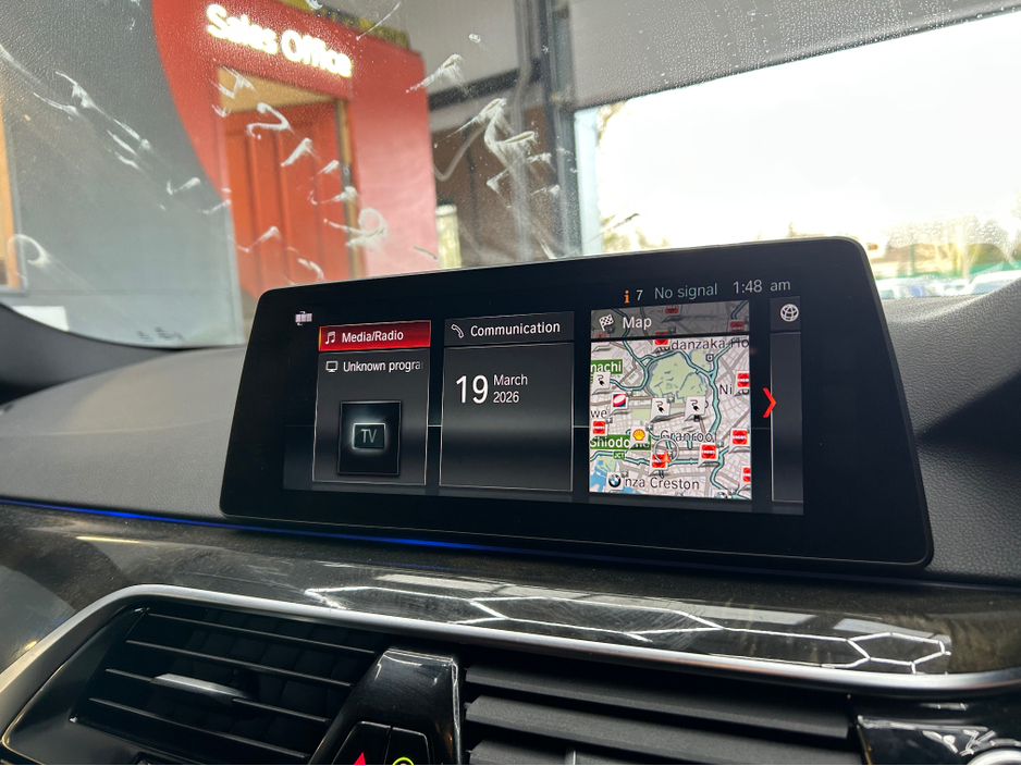 2017 BMW 5 Series - image 6