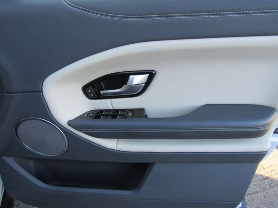 2017 Land Rover Range Rover Evoque - image 32