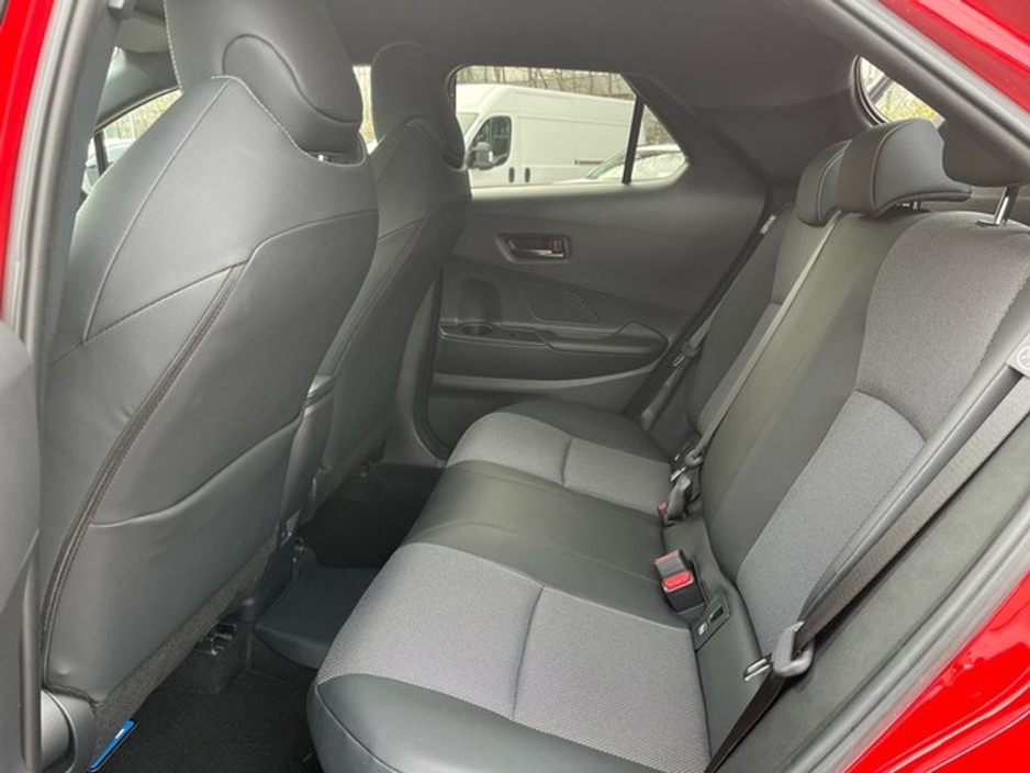 2025 Toyota C-HR - image 7