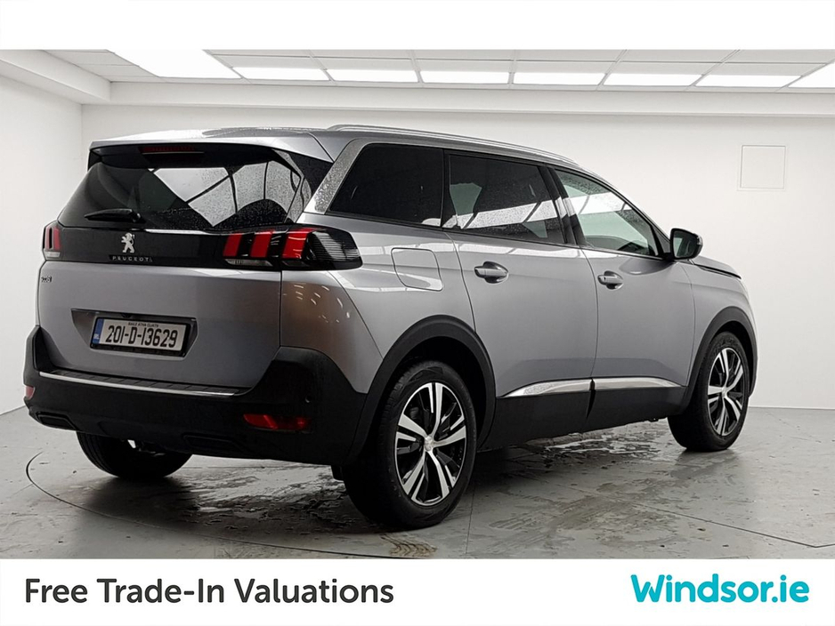 2020 Peugeot 5008 - image 2