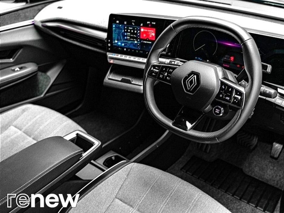 2024 Renault Megane E-Tech - image 6