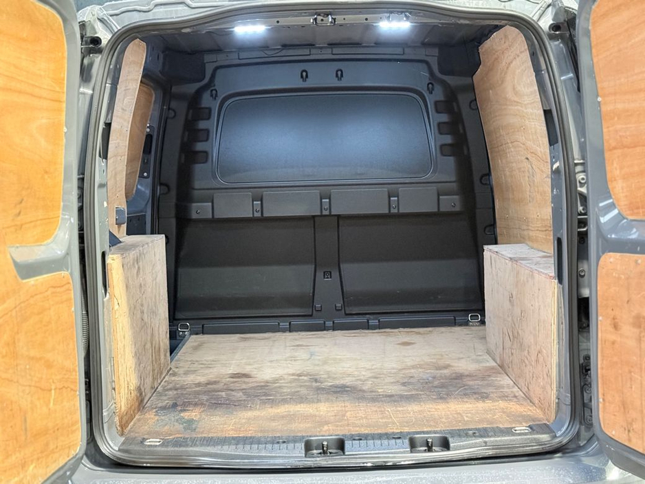 2023 Volkswagen Caddy Cargo ED TDI 122HP *AUTOMATIC* // LOW MILEAGE ONLY 27000KM // SAME DAY FINANCE // MOONSTONE GREY €23,950