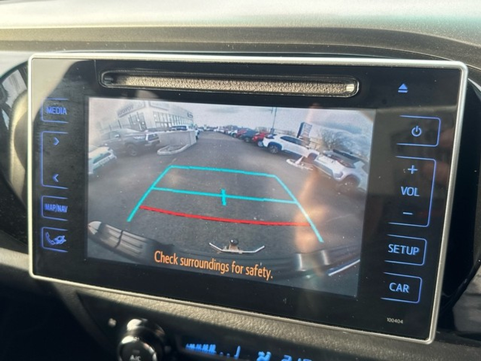 2020 Toyota Hilux - image 12