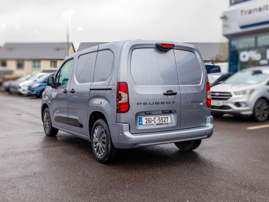 2026 Peugeot Partner - image 13