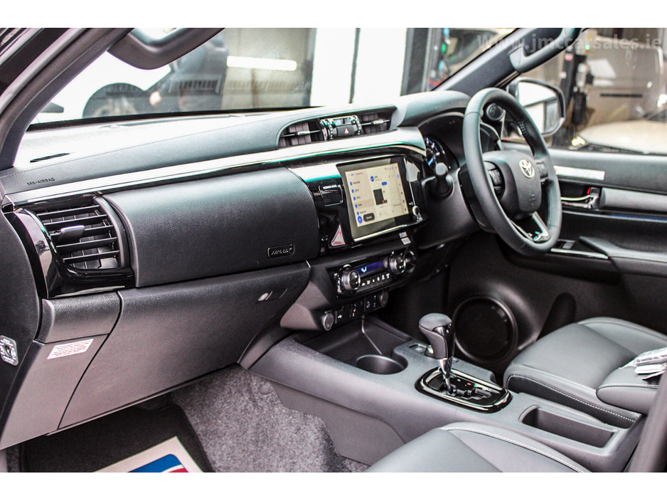 2026 Toyota Hilux - image 38