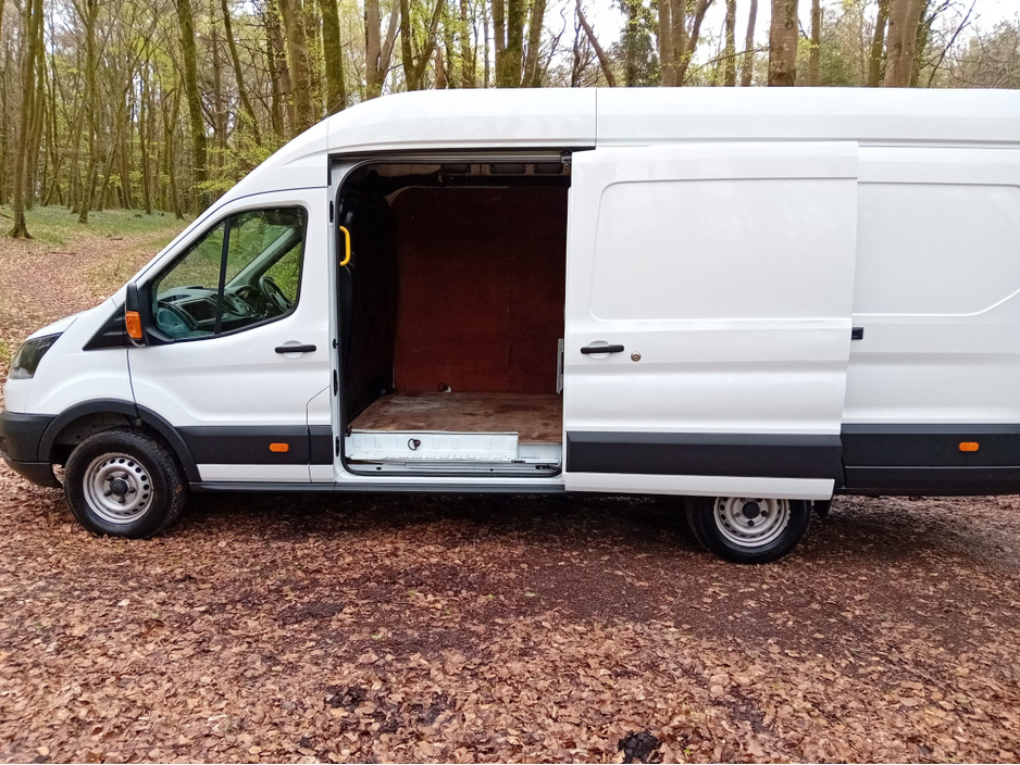 2019 Ford Transit - image 27