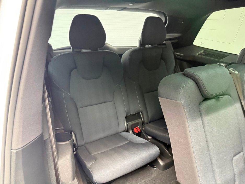 2025 Volvo XC90 - image 15