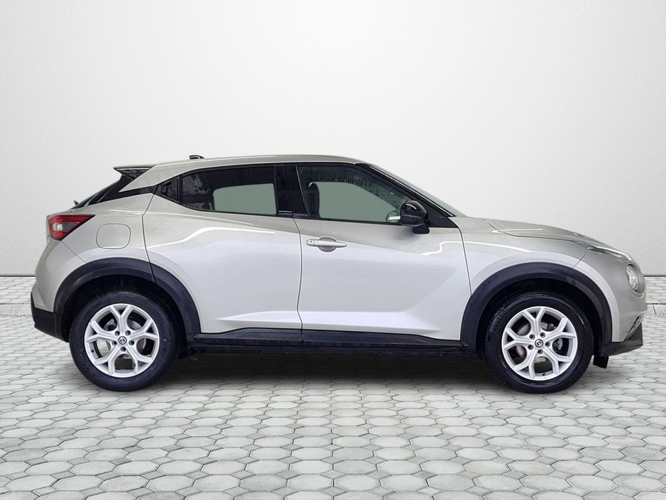2022 Nissan Juke - image 6