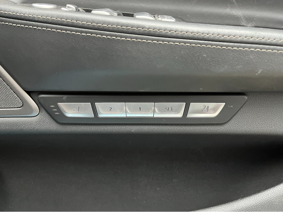 2018 BMW 7 Series - image 12