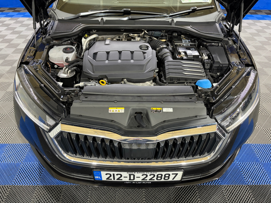 2021 Skoda Octavia - image 16