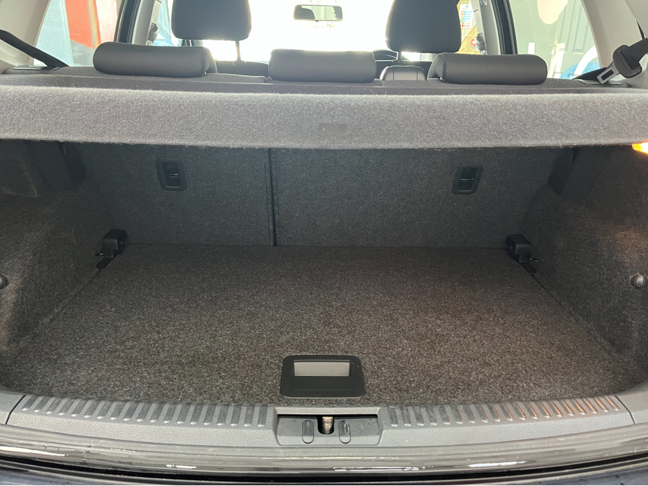 2014 Volkswagen Polo - image 7