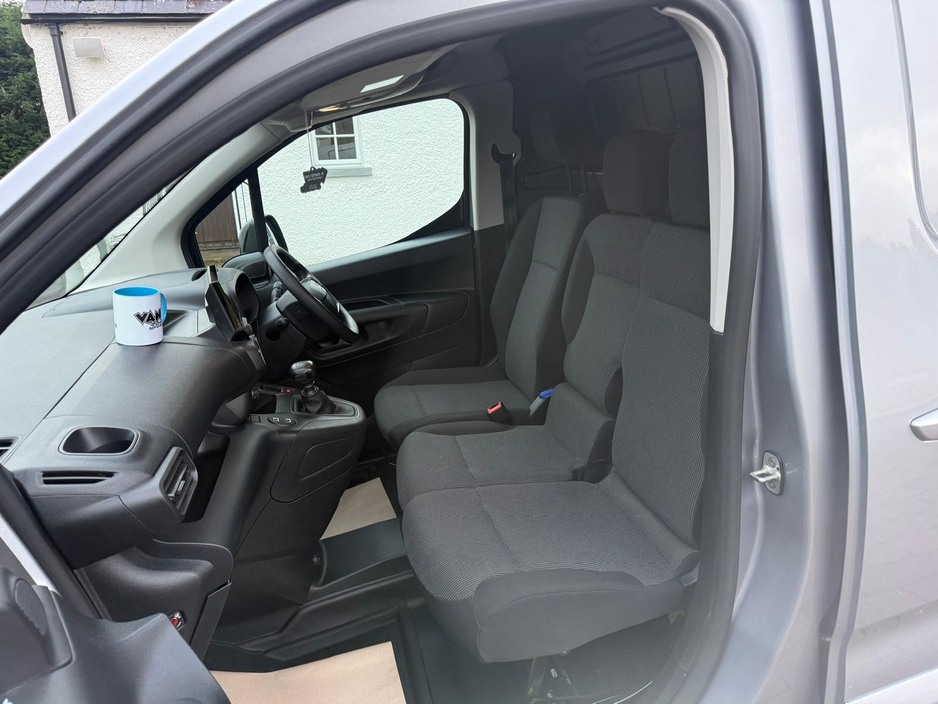 2024 Opel Combo SPORT L1H1-1.5 100PS D-6SP NO VAT! €23,450