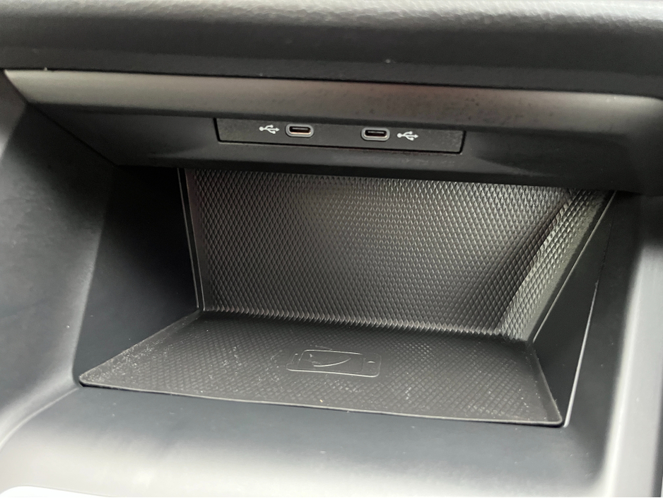 2022 Volkswagen Golf ADAVANCE AUTOMATIC 2.0 DIESEL //HEATED SEATS AND STEERING WHEEL//HEAD UP DISPLAY//REVERSE CAMERA//KEYLESS ENTRY// €27,950