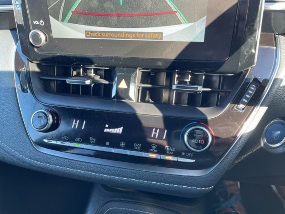 2023 Toyota Corolla 5dr Hybrid - Leather - LunaSport Edition - 1.8 Automatic - FSH @ TBM - TOYOTA // Remote Central Locking // Front Electric Windows // Rear Electric Windows // Electric Mirrors // Finger Tip Stereo Cont €28,499