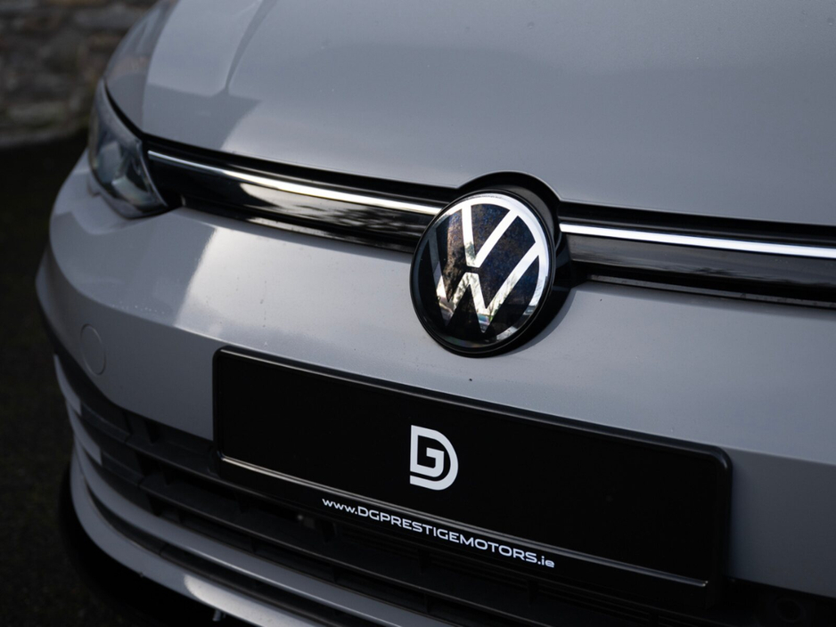 2022 Volkswagen Golf - image 8