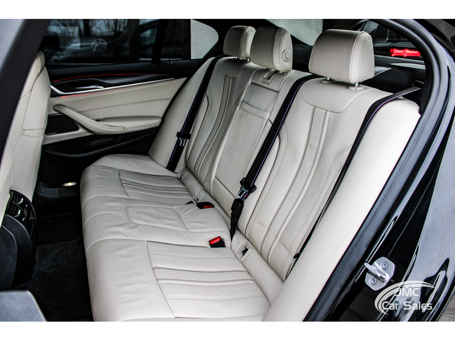 2021 BMW 5 Series - image 26