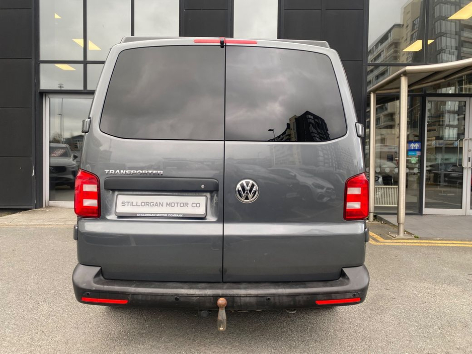 2018 Volkswagen Transporter - image 9