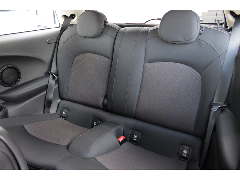 2019 MINI Cooper - image 19