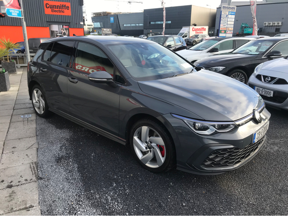 2023 Volkswagen Golf - image 24