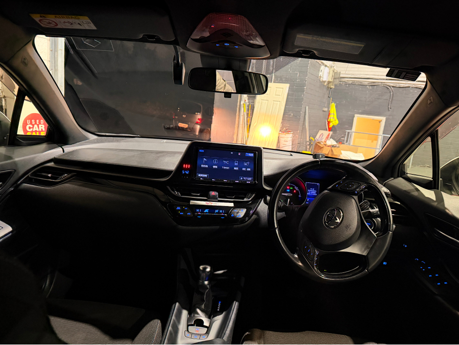 2018 Toyota C-HR 2018 Toyota C-HR Hybrid S-model (high spec) €19,249