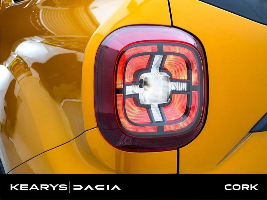 2020 Dacia Duster - image 15