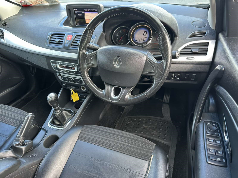 2017 Renault Fluence - image 12