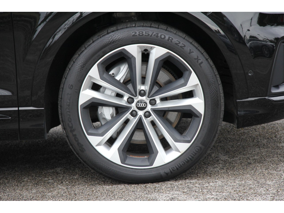 2023 Audi Q8 - image 21