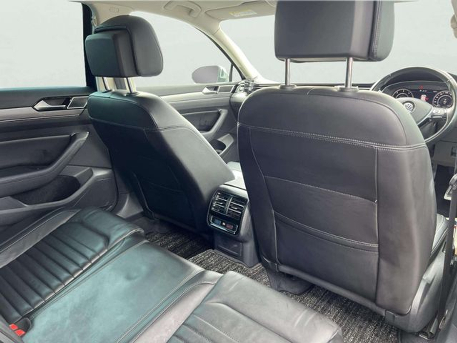 2019 Volkswagen Passat - image 20