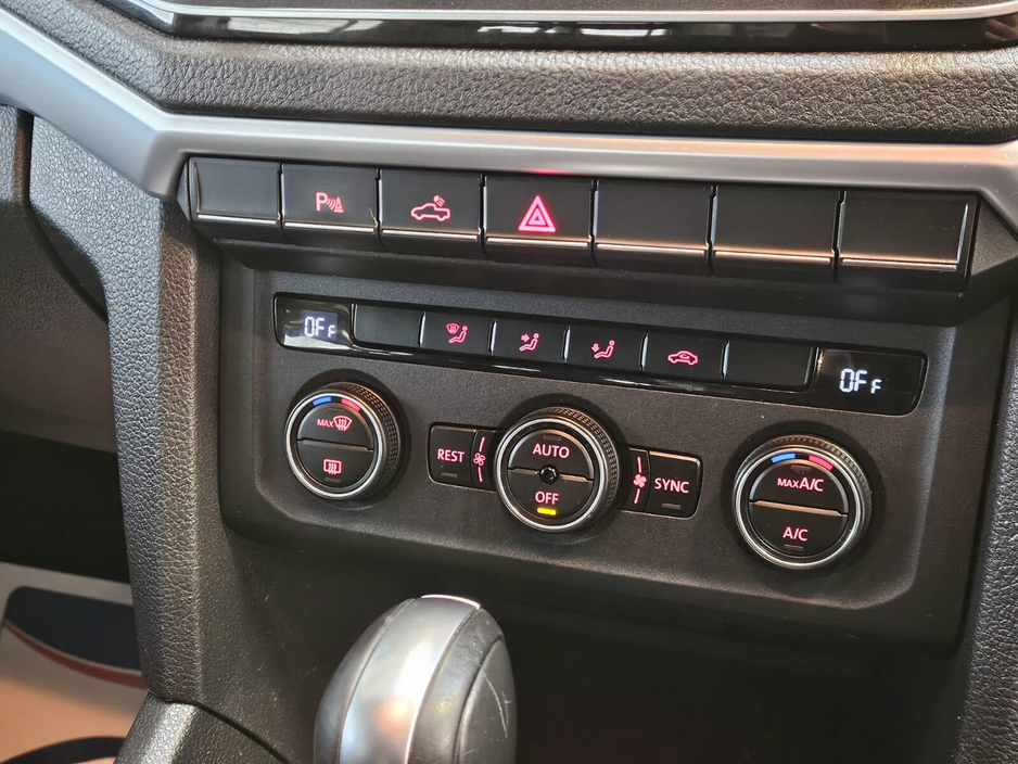 2019 Volkswagen Amarok - image 10