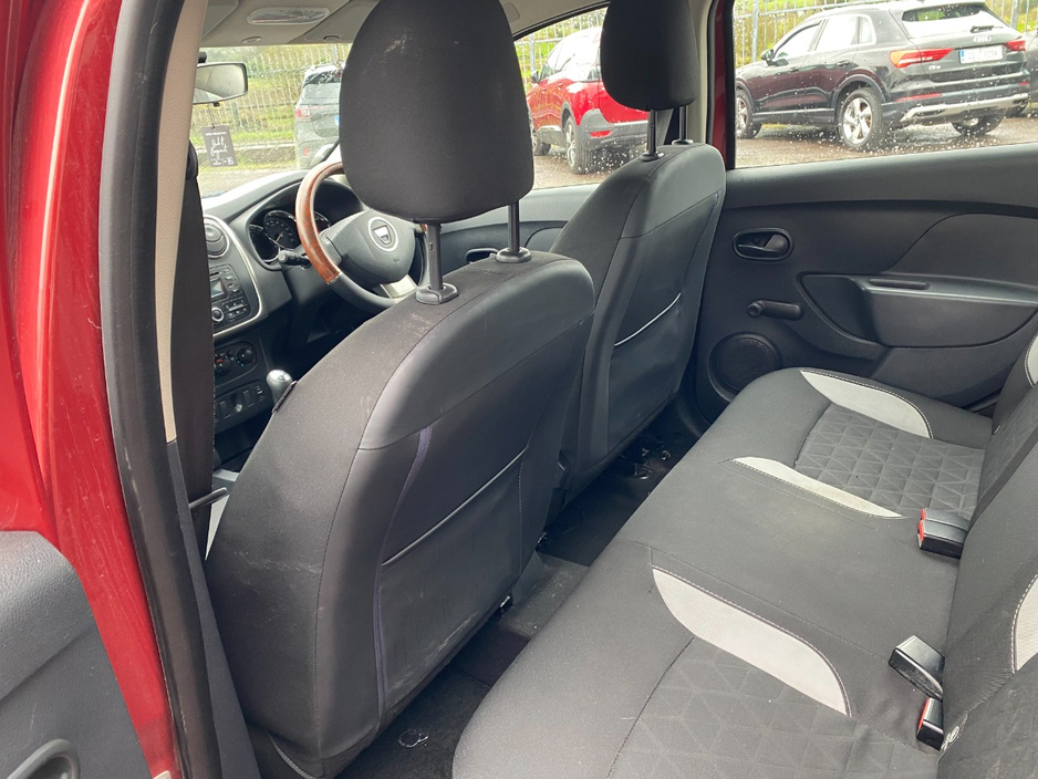 2017 Dacia Sandero - image 13