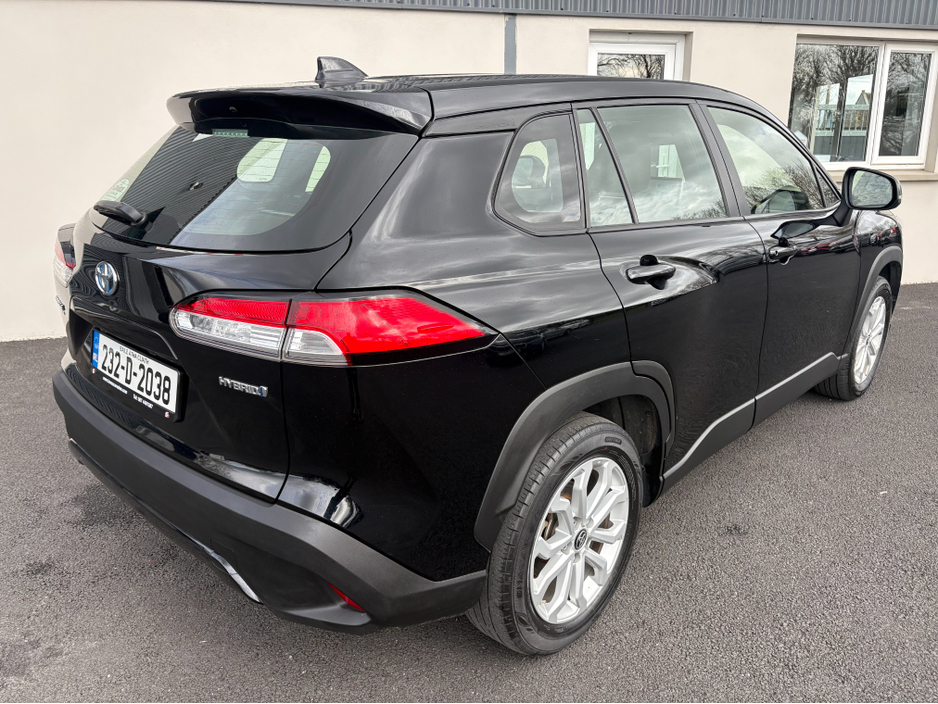 2023 Toyota Corolla Cross - image 4