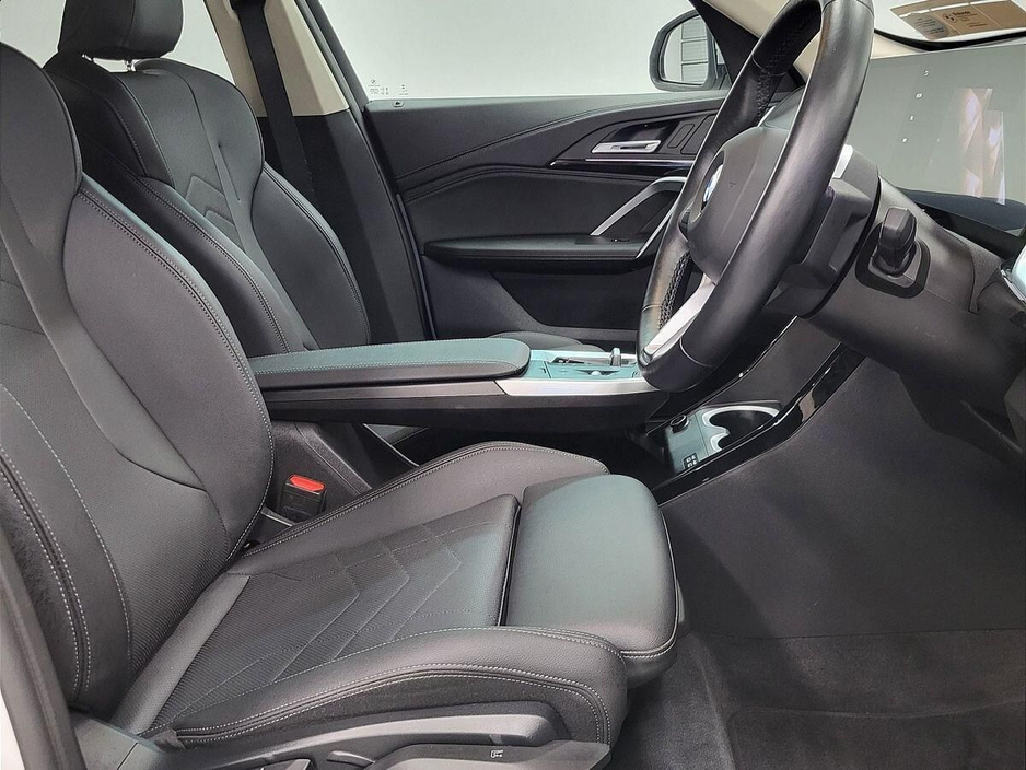 2023 BMW X1 - image 12