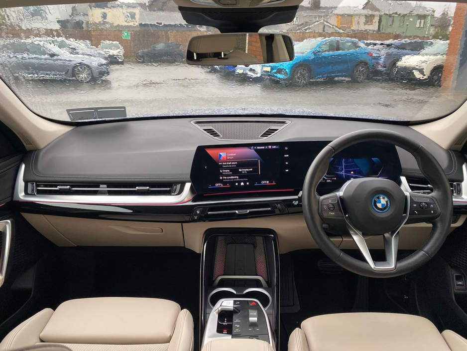 2025 BMW X1 - image 15