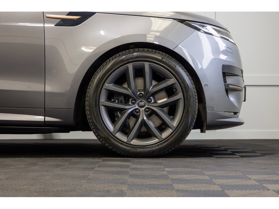 2023 Land Rover Range Rover Sport - image 7