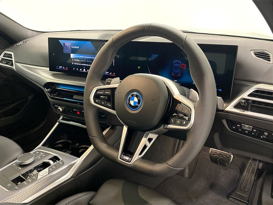 2025 BMW 3 Series - image 6