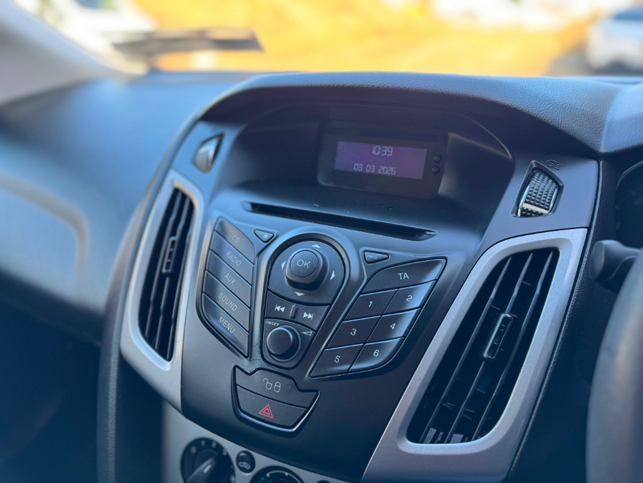 2012 Ford Focus - image 24