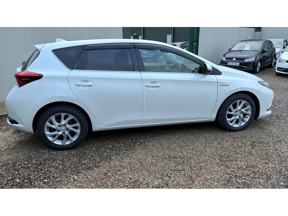 2017 Toyota Auris 1.8 HYBRID ICON €16,950