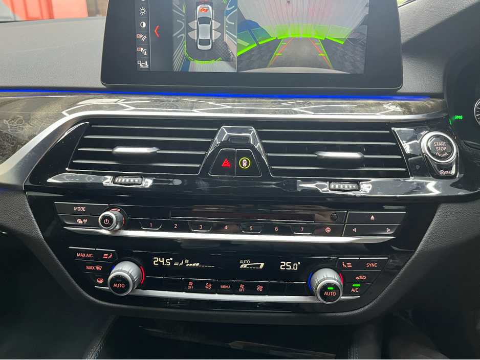 2018 BMW 5 Series - image 25