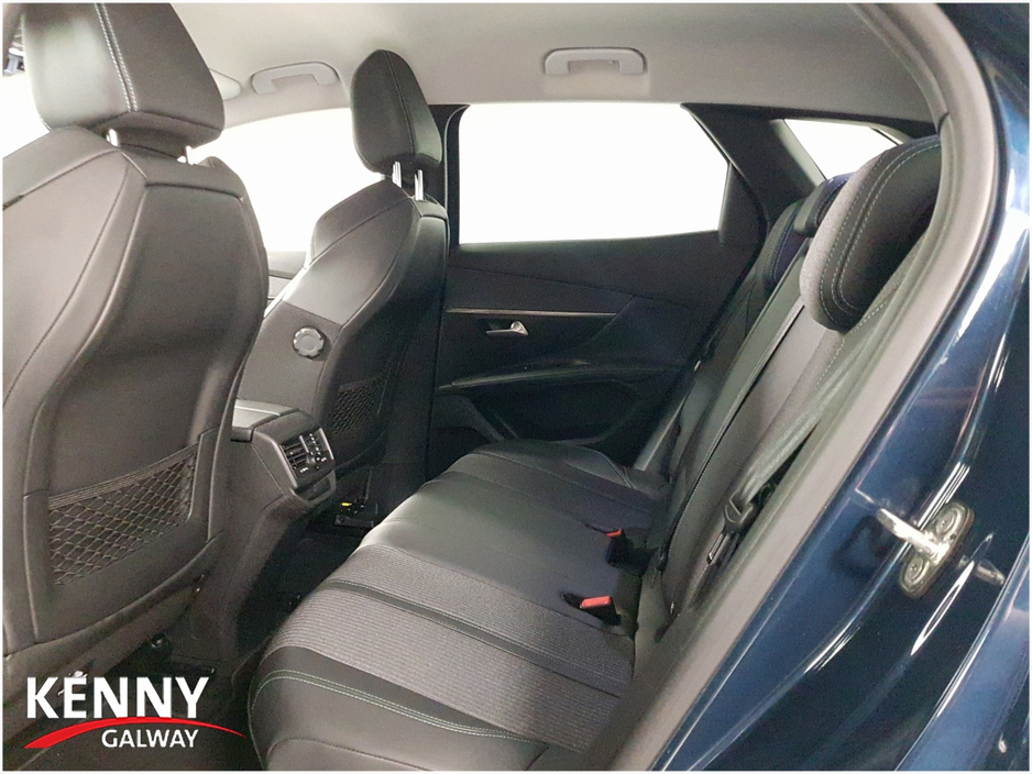 2021 Peugeot 3008 - image 13