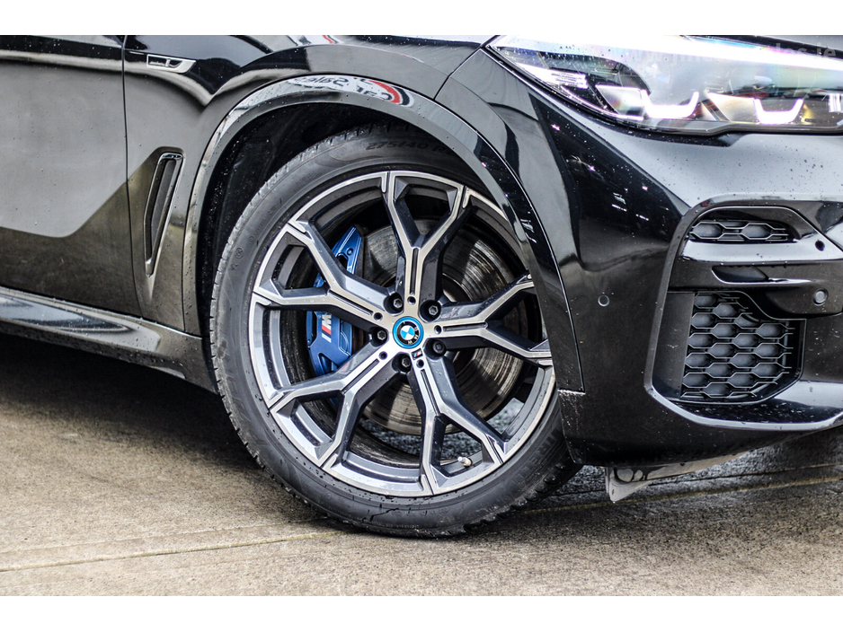 2022 BMW X5 - image 4