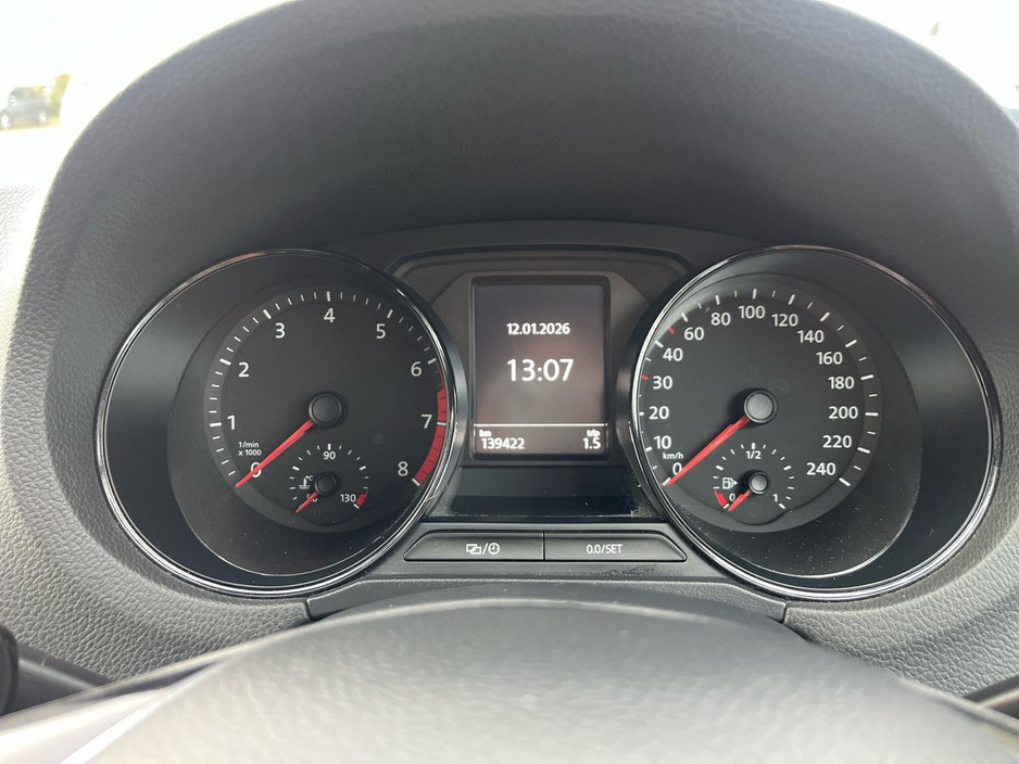 2017 Volkswagen Polo - image 13